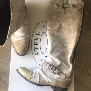 Cream/white colored Steve Madden Freebird boots
